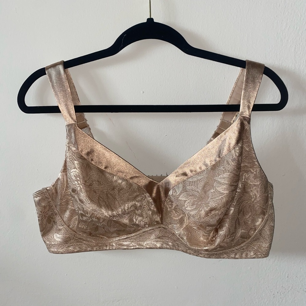 NWOT Nude 42D Playtex 18 Hour Bra